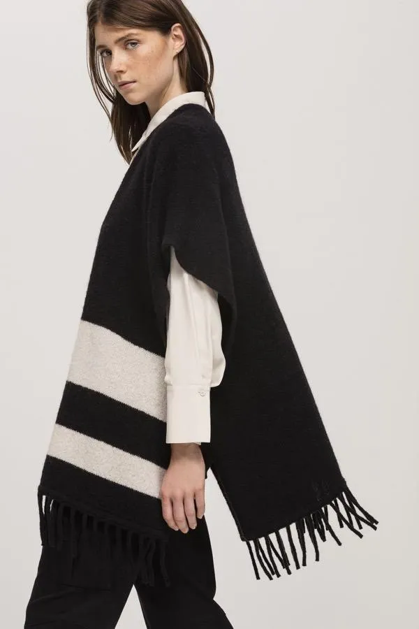 Luisa Cerano Black Fringed Cape 428293/5099