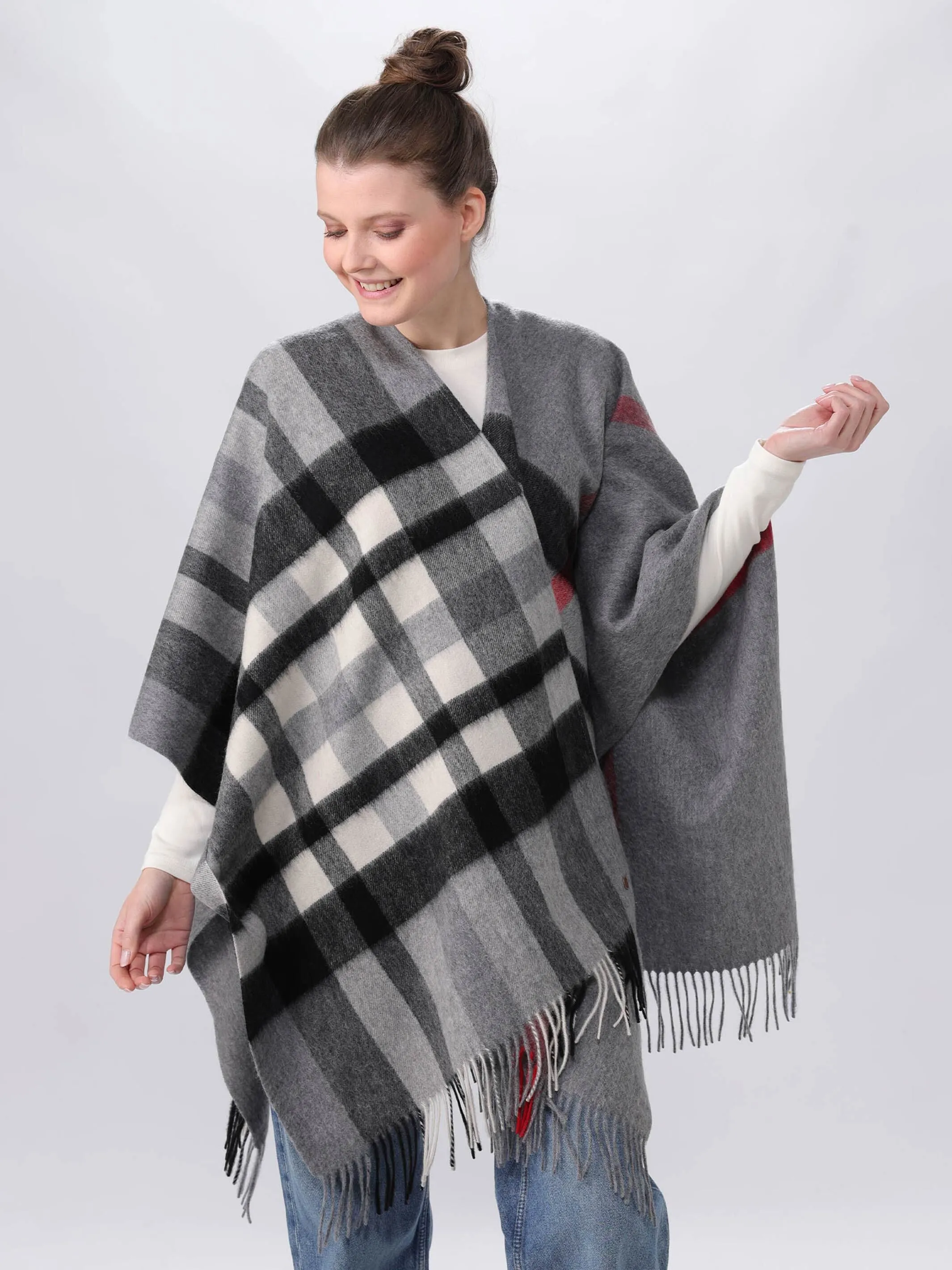 Poncho mit FRAAS Plaid Karo aus reiner Wolle